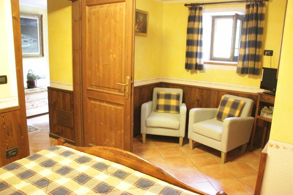 Chambres D'Hotes Les Fleurs Pila  Ruang foto